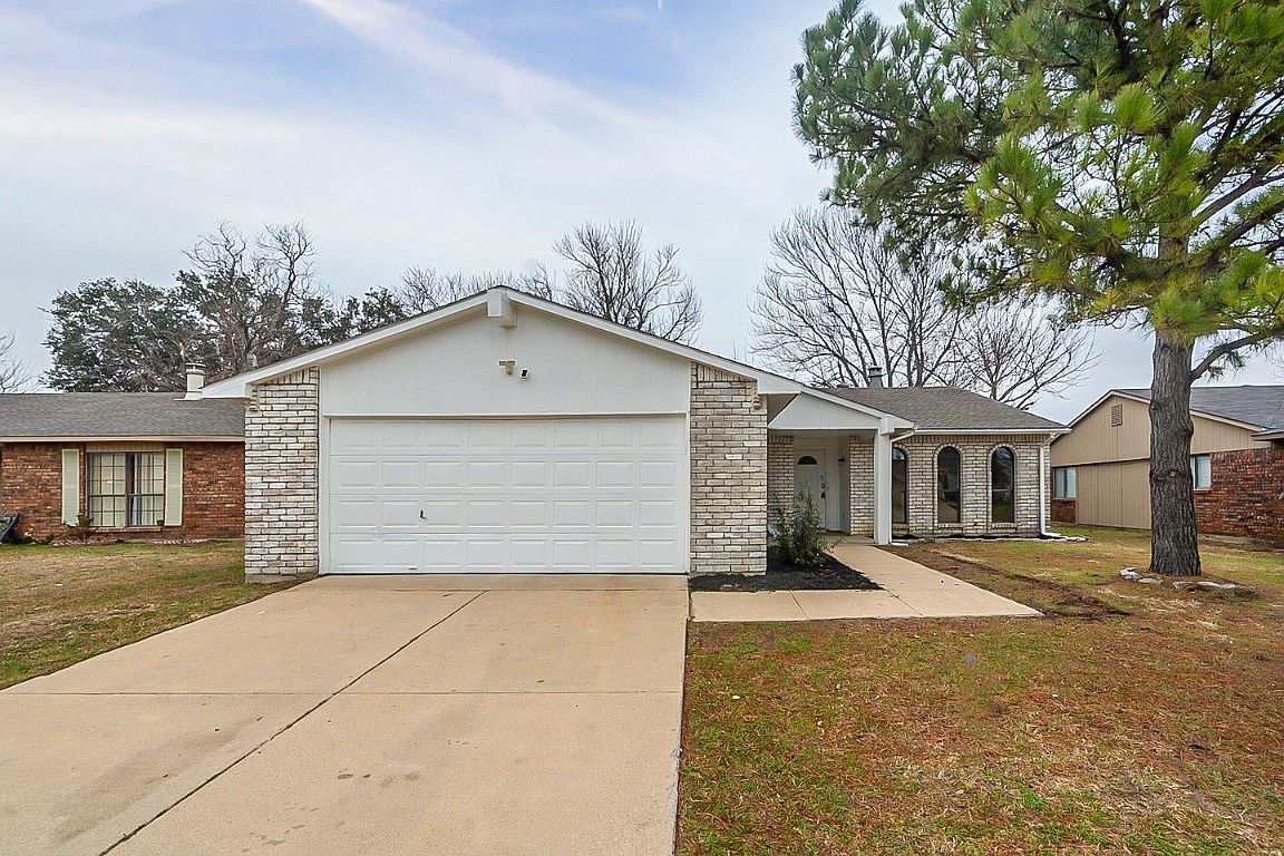 7653 Parkwood Ln, Fort Worth, TX 76133 Zillow