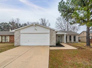 7653 Parkwood Ln, Fort Worth, TX 76133