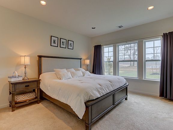 5th image of 12 Pondview Cir