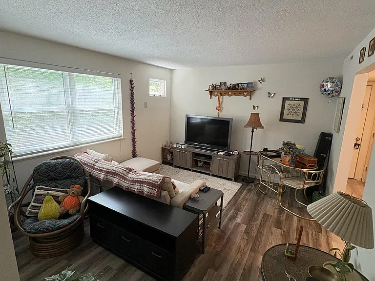 1026 Southpark Dr #2-A — Photo 2