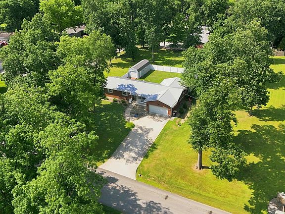 2nd image of 9504 Manor Woods Rd