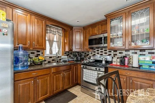 1012 Paterson Plank Rd — Photo 10