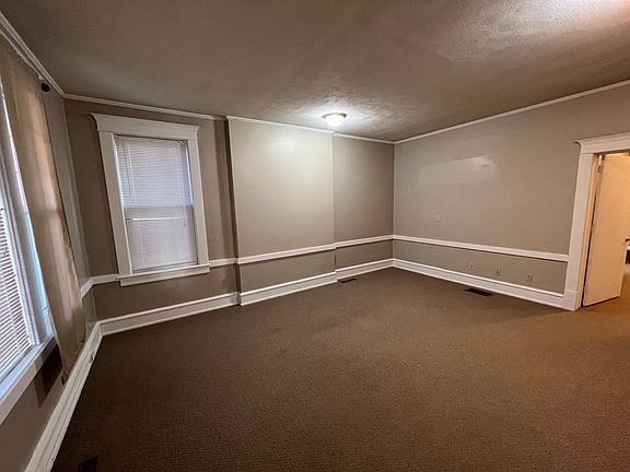 Entry room / living room