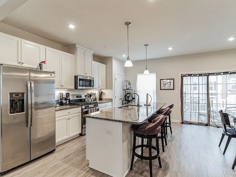 265 Compass Dr — Photo 3