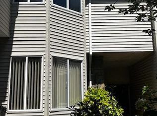 1097 Schmidt Ln, North Brunswick, NJ 08902