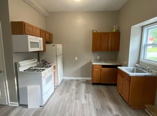 1806 4th St #1, Cuyahoga Falls, OH 44221