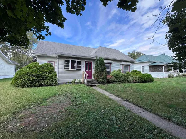 106 Madison St S, Hazleton, IA 50641