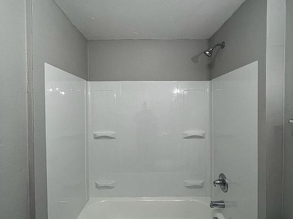 5th image of 14948-14998 SE Stark St #11834903