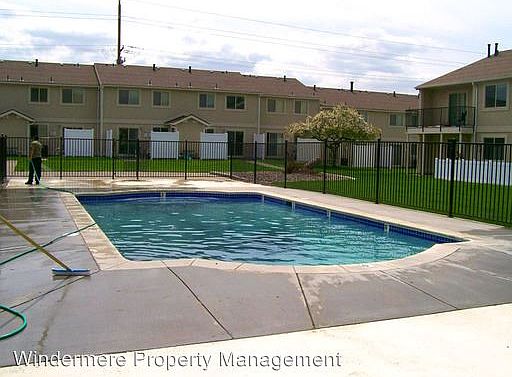 2nd image of 608 N Roosevelt St APT 205