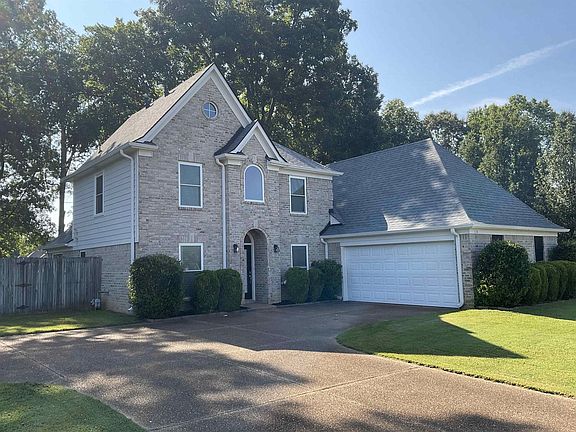 2nd image of 110 Brookwood Cir