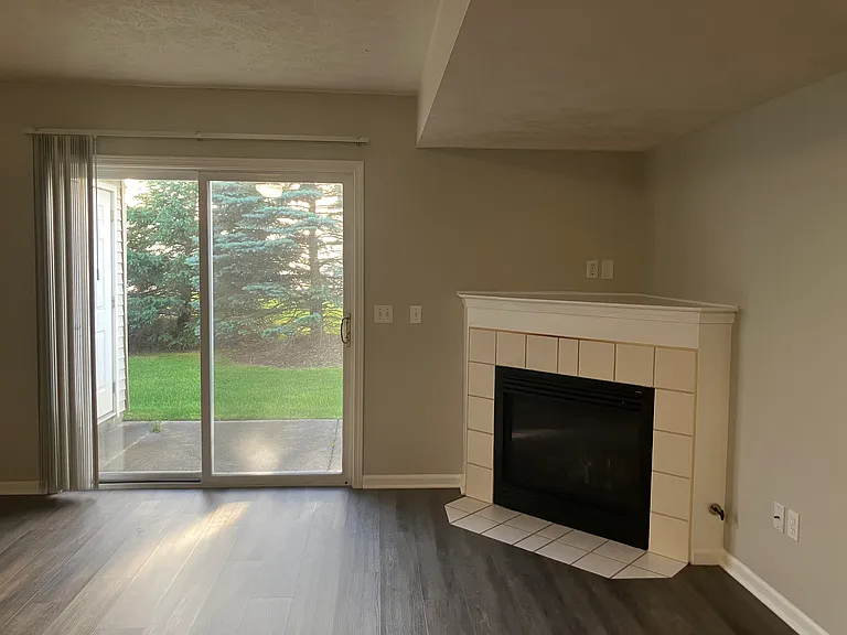 1789 Park Trl NE — Photo 7
