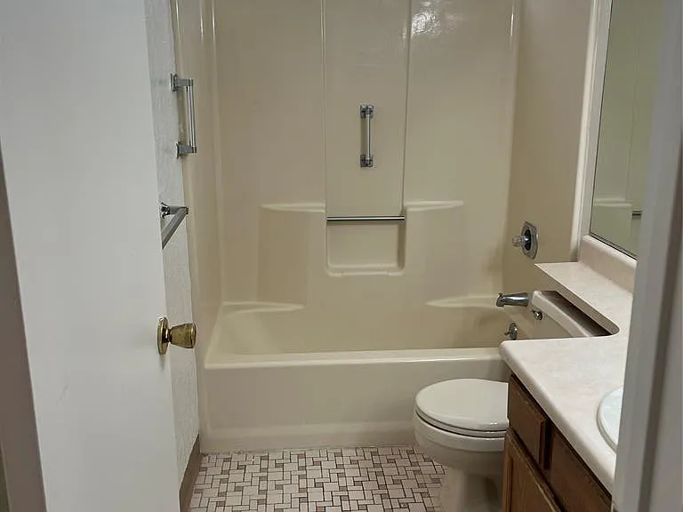 105 Pine Hollow Way #105 — Photo 10