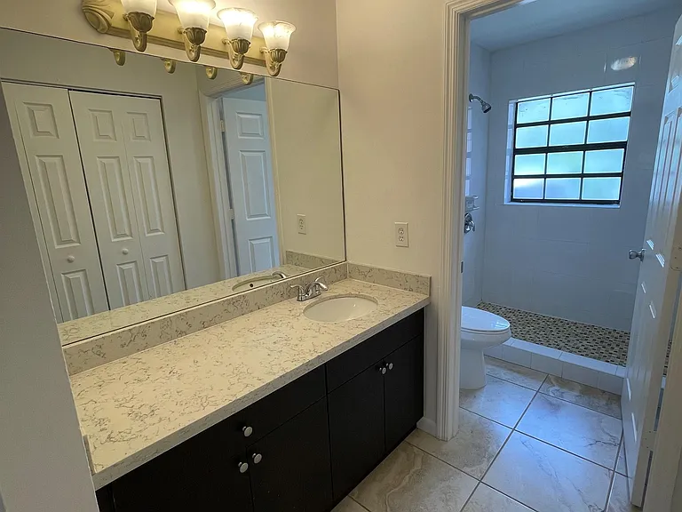 13761 Newport Mnr — Photo 10