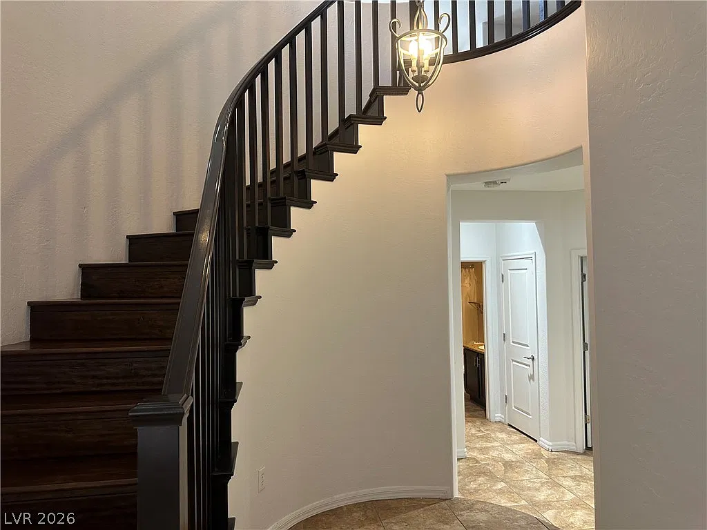 3 bed, 2.5 bath, 1749 sqft, $2,500 — Photo 3