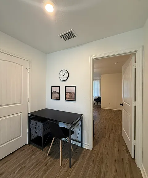 10507 Quinton Ave — Photo 15