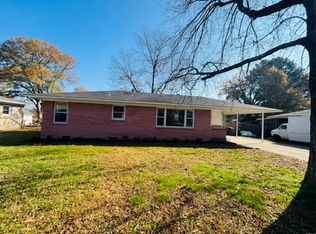 704 N Charles St, Searcy, AR 72143