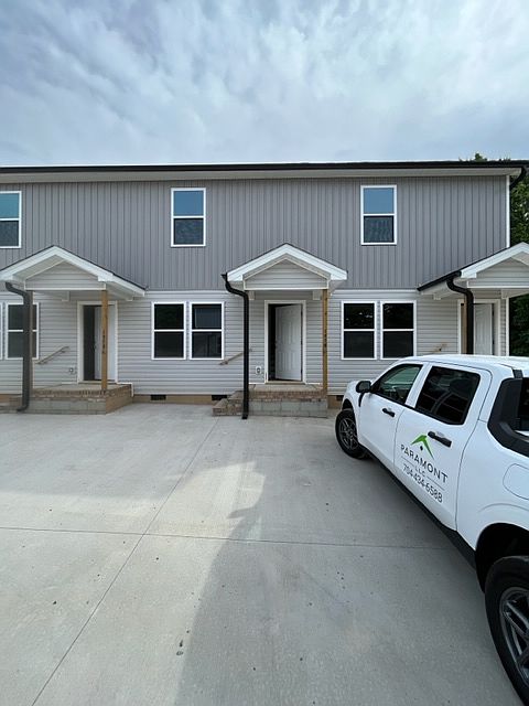 1st image of 107 Alexander Ln #B