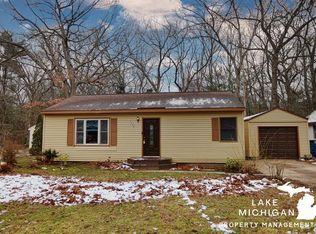 14652 154th Ave, Grand Haven, MI 49417