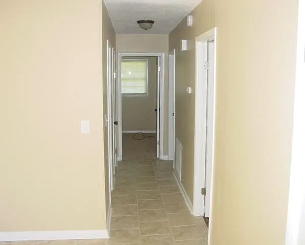 600 Larry Dr — Photo 14