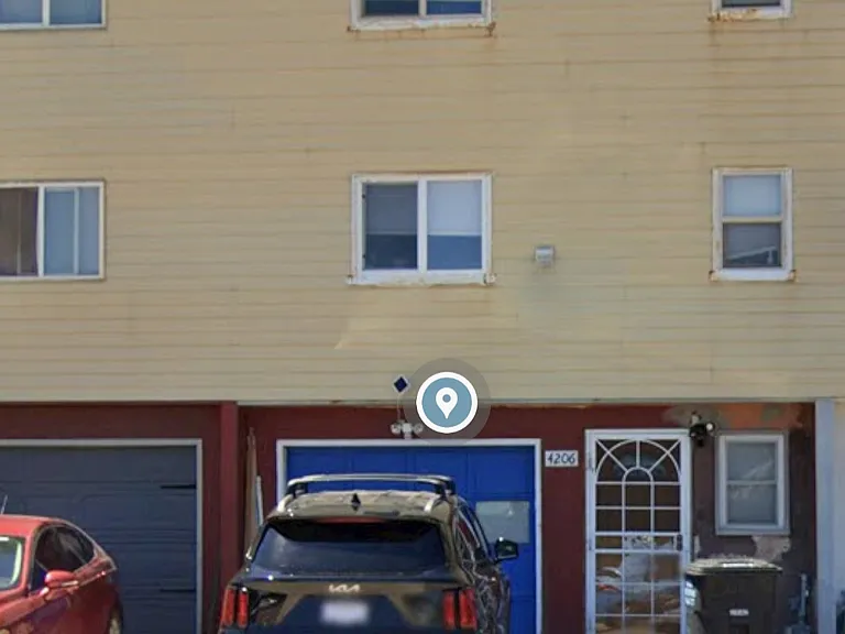 4206 Loomis Ave — Photo 3