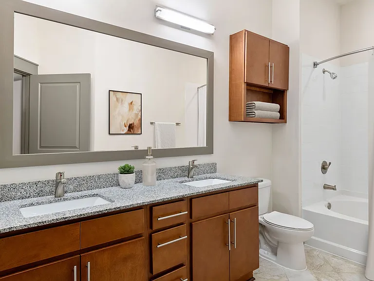 1160 Hammond Bathroom