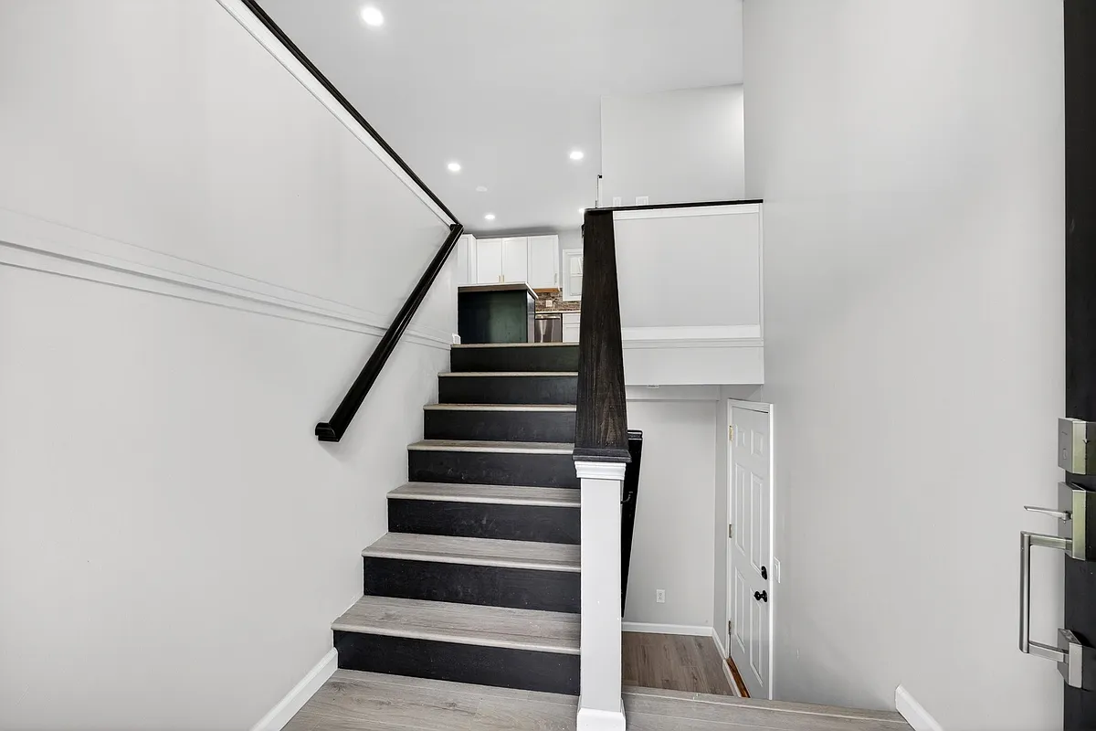 Building Photo - 3200 Schaffner Dr