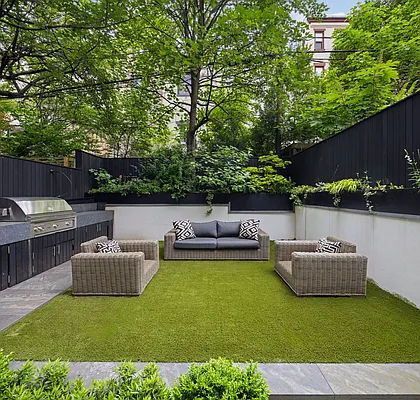 Sold by Compass | media 25