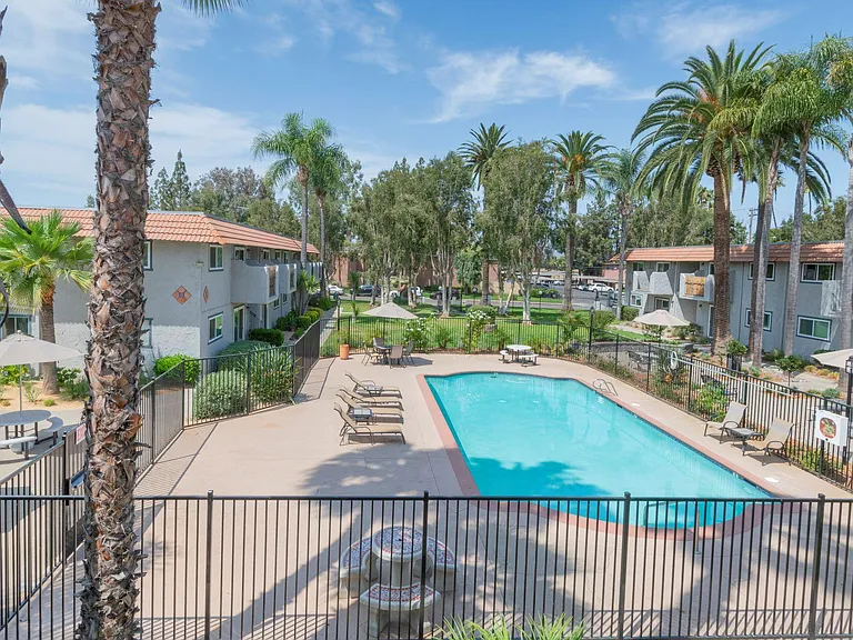 Villa Hermosa Apartments — Photo 8