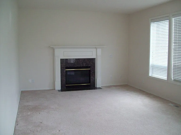 12556 NW Brimpton Ct — Photo 2