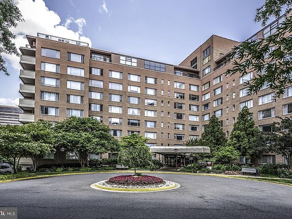 2nd image of 1111 Arlington Blvd APT 823