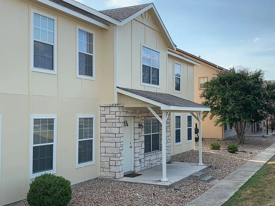 2318 Sailing Way N