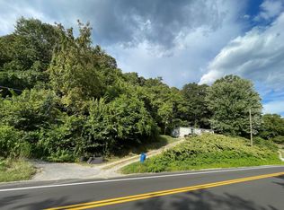 6463 E Dupont Ave, Cedar Grove, WV 25039