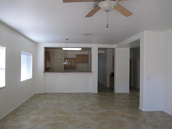 3rd image of 1319 W Calle Luis Maria
