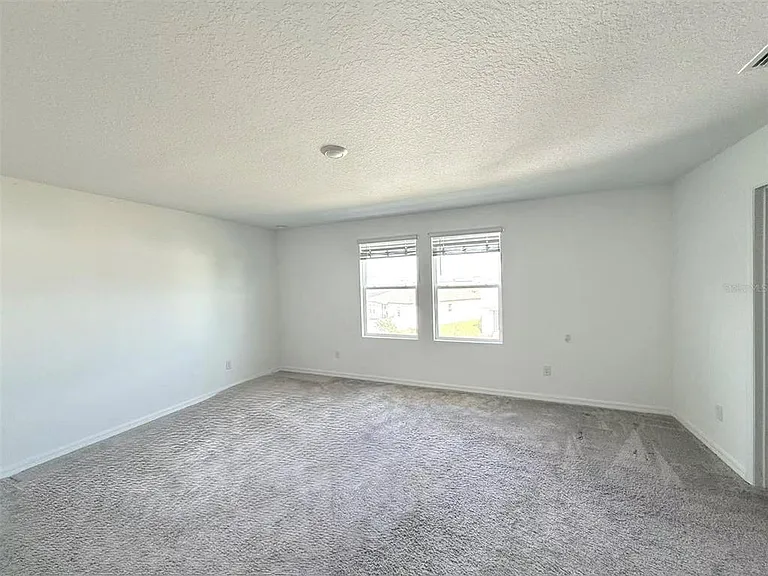 2077 Derwent Dr — Photo 5