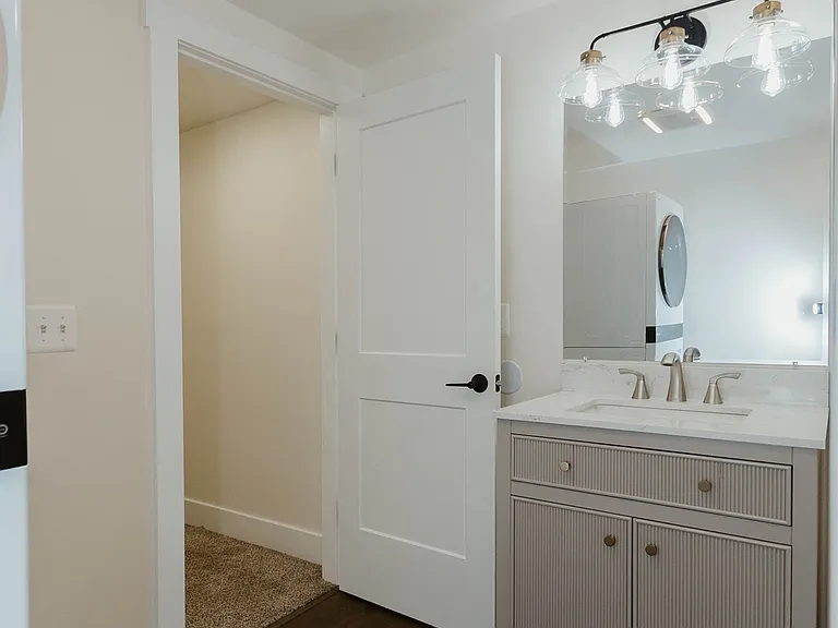 216 S Georgia Ave — Photo 22