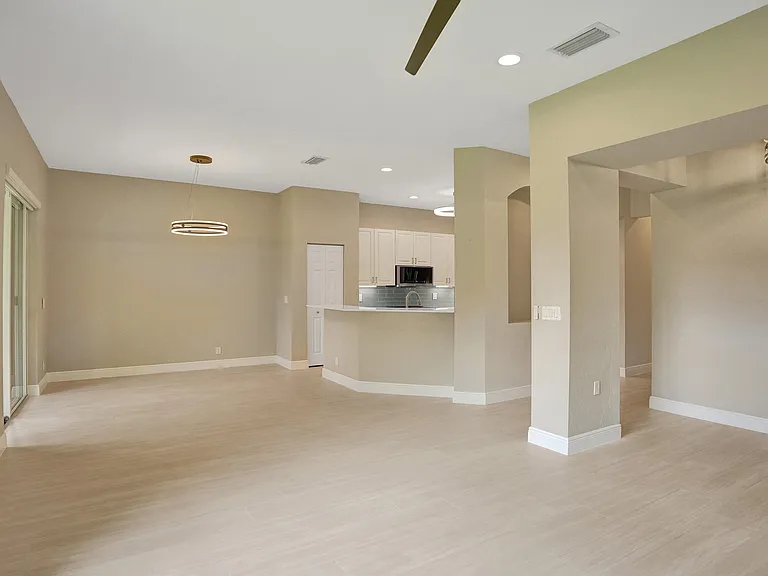 5779 NW 120th Ave — Photo 8