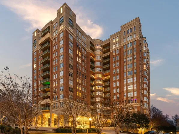 11776 Stratford House Pl APT 906, Reston, VA 20190