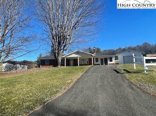 473 Roe Hunt Rd, Jefferson, NC 28640