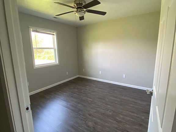 3rd image of 10647 Samuel Rd