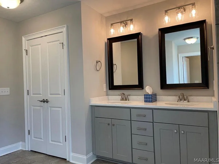 116 Herman Dr — Photo 18