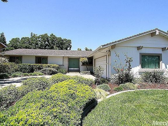 4th image of 4719 Lake Dr