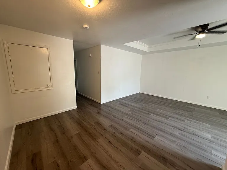 2041-2043 Helm Dr — Photo 30