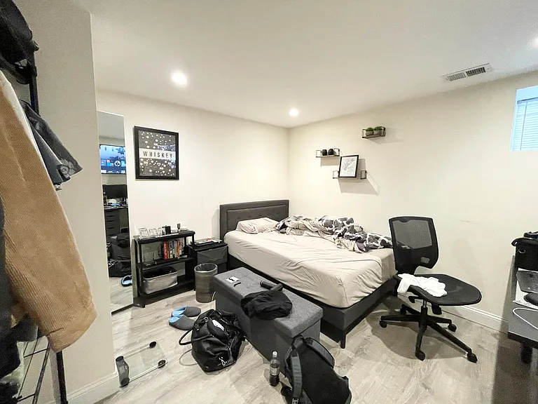 21 Iroquois St #1L — Photo 7