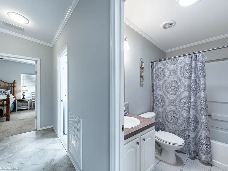 16 Freeman Ave — Photo 19