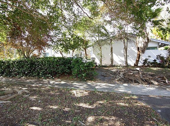 3rd image of 16030 SW 82nd Ave