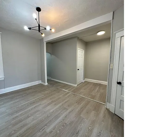 2800 W Cold Spring Ln — Photo 5