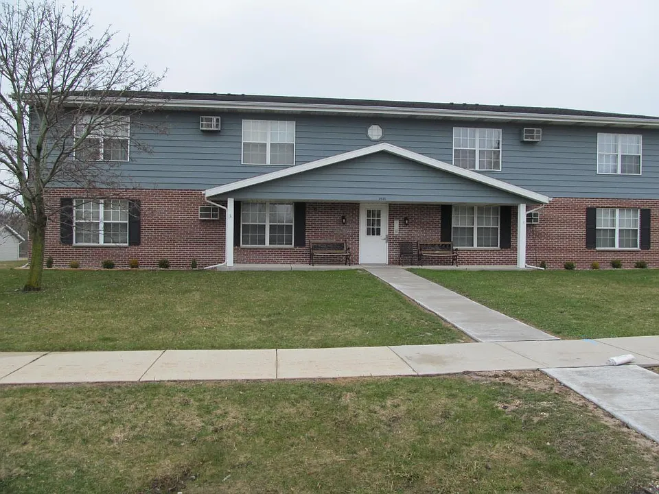 2035 Sylvan Way
