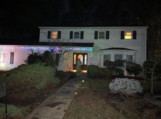 24 Sherwood Rd, Edison, NJ 08820