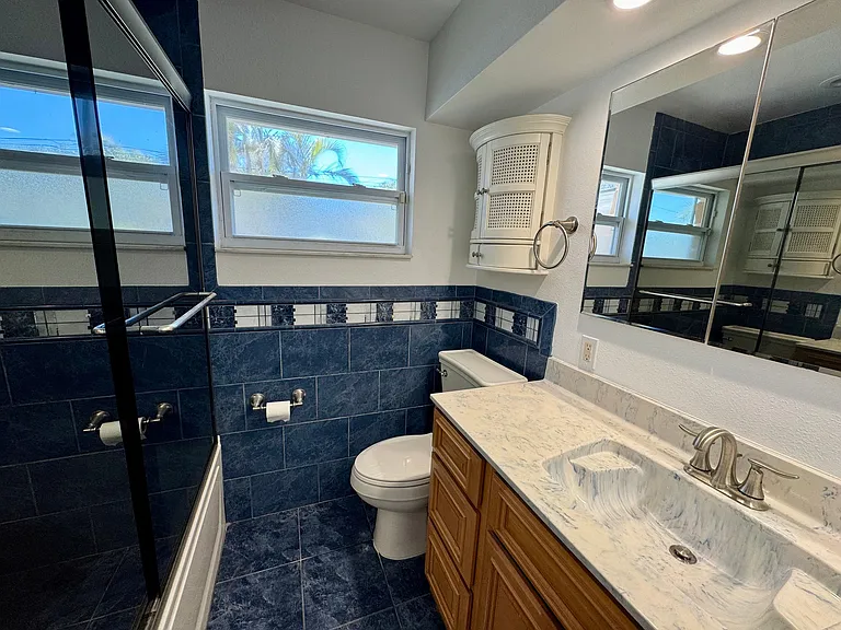3560 Beach Dr SE — Photo 16