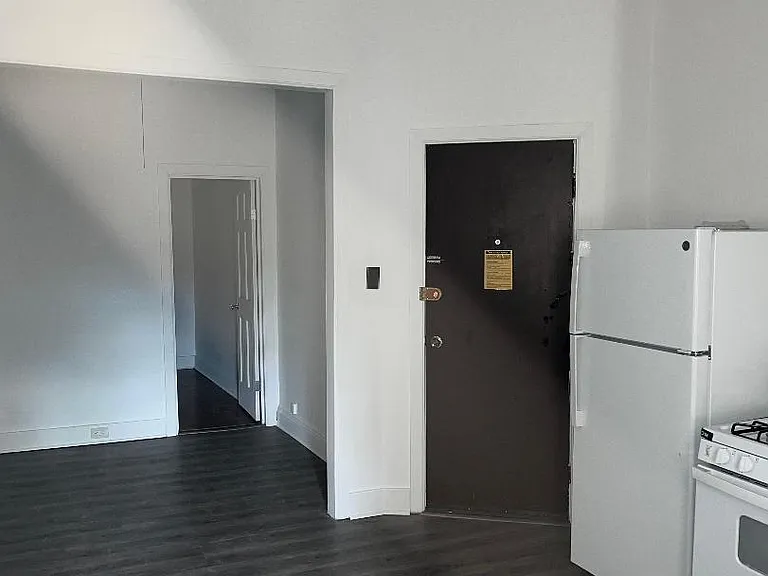 612 Onderdonk Ave #1-R — Photo 5